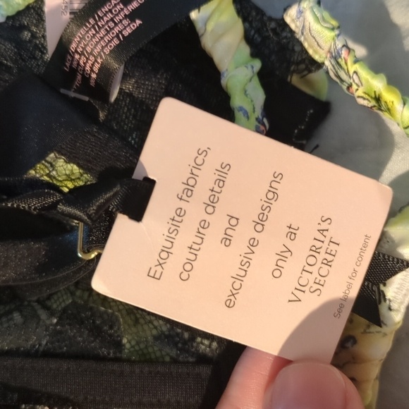 Victoria's Secret Designer Collection Fantasy Island Silk Lace Sexy 2 Piece Set - Picture 11 of 12